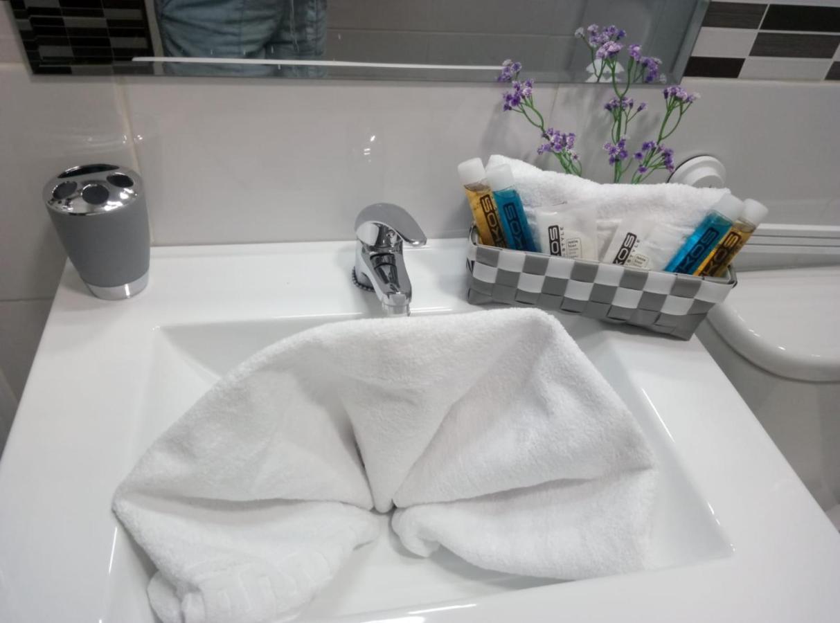 Apartament 5' Cc Yumbo San Bartolomé المظهر الخارجي الصورة